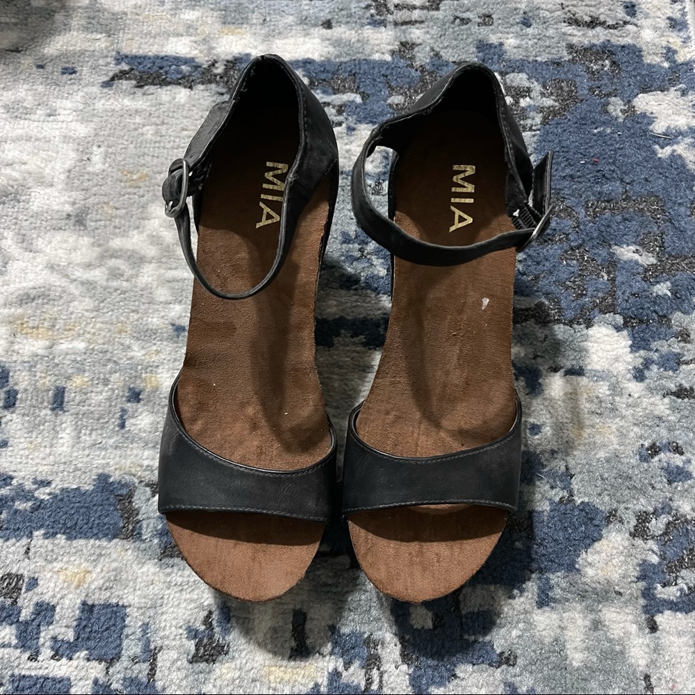 MIA Wedges